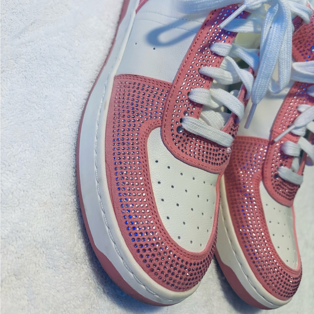 Almost Brand New - WILD PAIR - Pink & White Bling High Tops - SZ 10 - box 9 - Picture 4 of 7